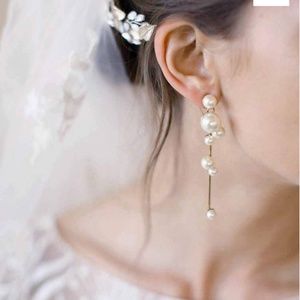 Pearl dewdrop earrings in silver